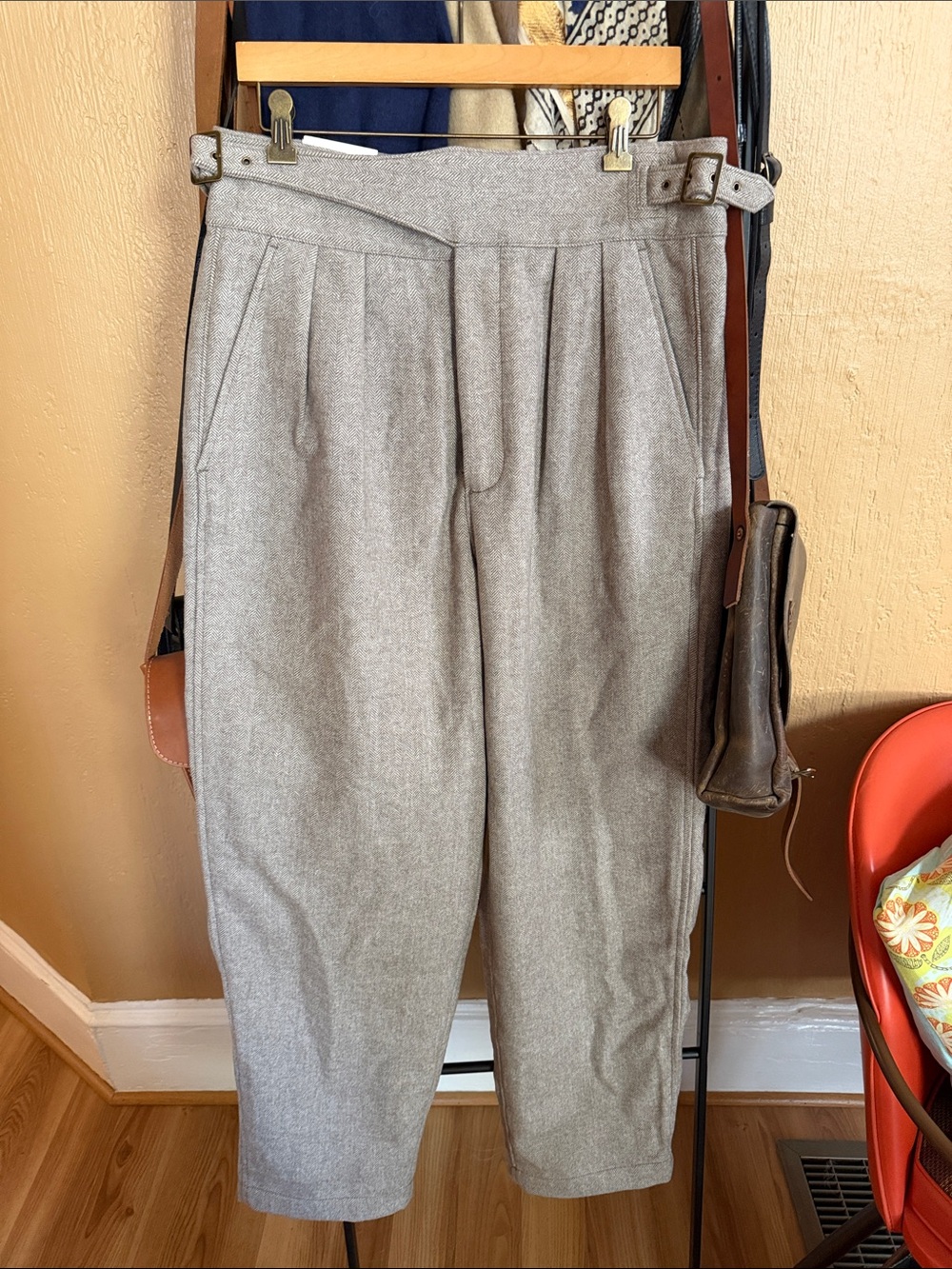 Banana Republic Gray Pleated Women's Trousers